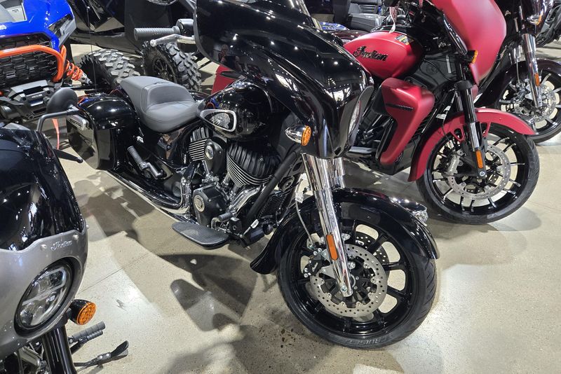 2025 INDIAN MOTORCYCLE CHIEFTAIN BLACK METALLIC 49S BASE 