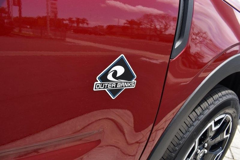 2025 Ford Bronco Sport Outer BanksImage 5