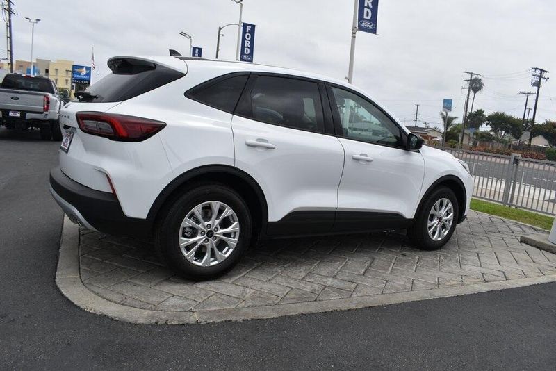 New 2025 Ford Escape ActiveImage 2