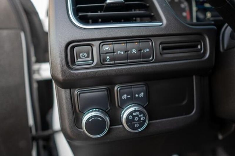 2021 GMC Yukon SLTImage 18