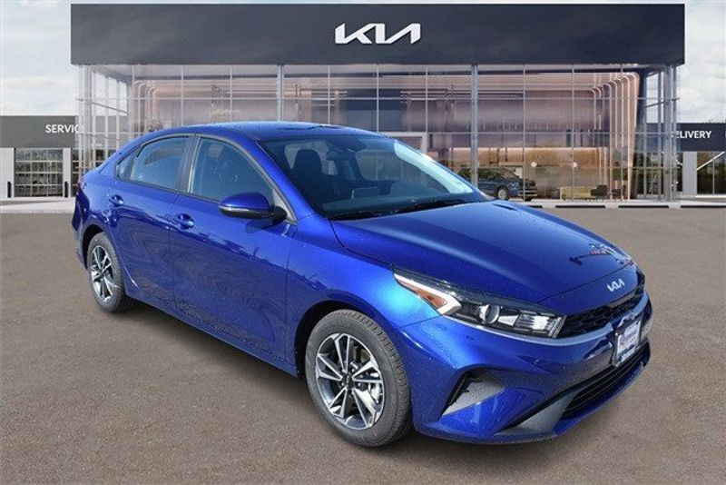 2024 Kia Forte LXSImage 1