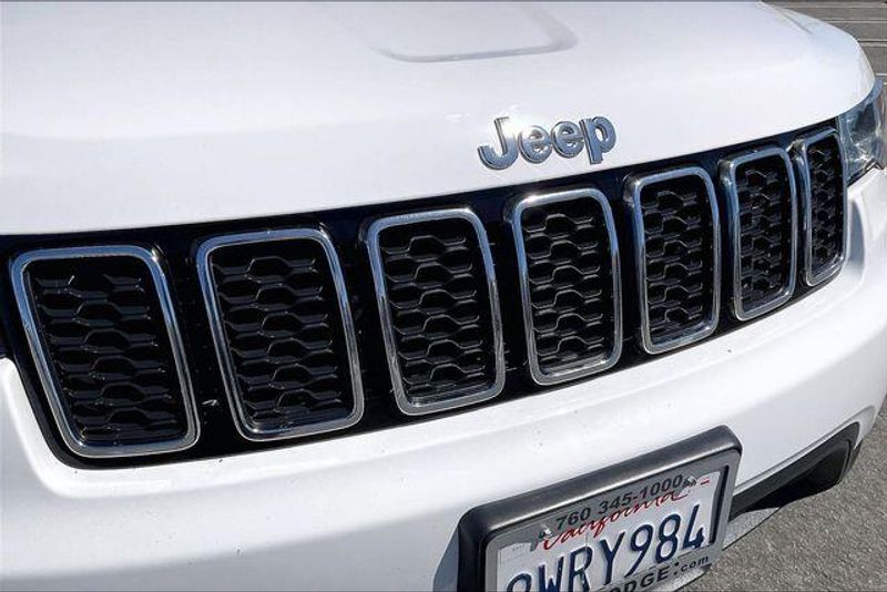 Used 2021 Jeep Grand Cherokee Laredo XImage 30