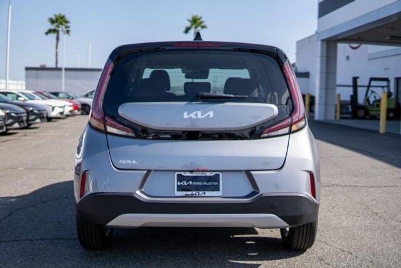 2025 Kia Soul LXImage 6