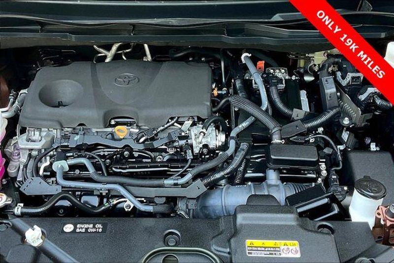 Used 2022 Toyota Sienna LEImage 9