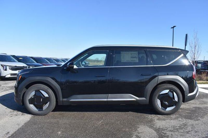 New 2026 Kia EV9 WindImage 7