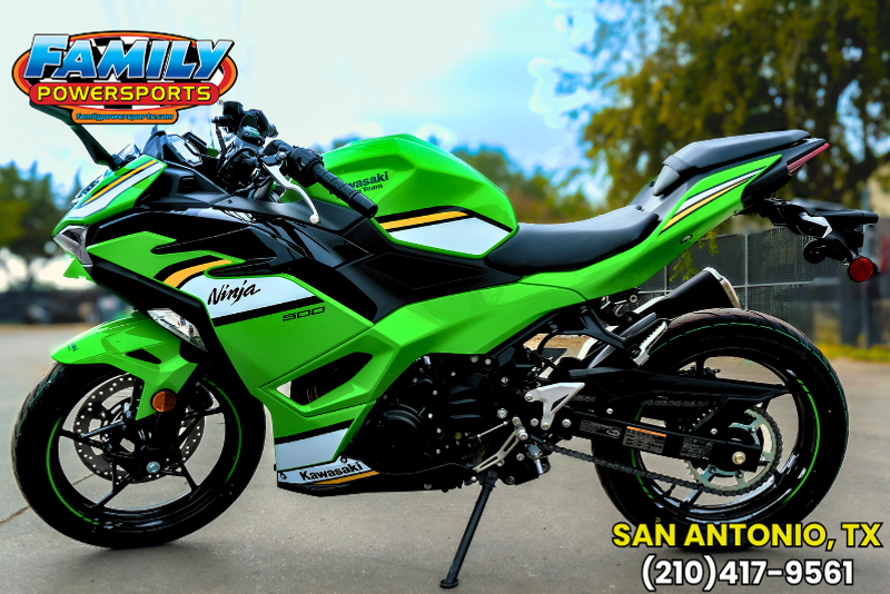 2025 KAWASAKI NINJA 500 KRT EDITION LIME GREEN AND EBONY AND PEARL BLIZZARD WHITE 