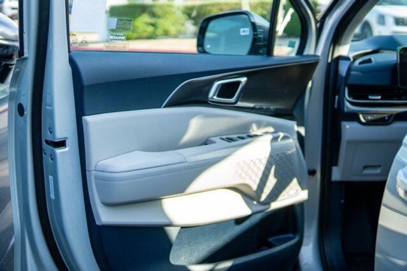 New 2026 Kia Carnival SXImage 14