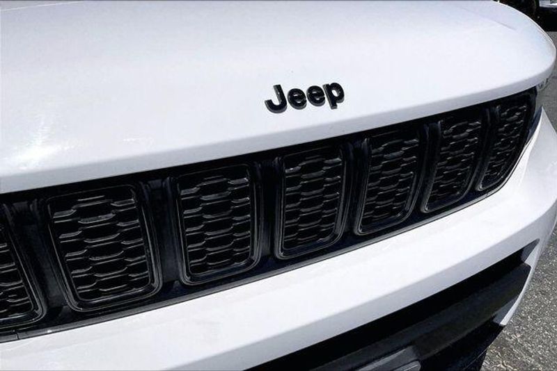 Used 2021 Jeep Grand Cherokee L AltitudeImage 30
