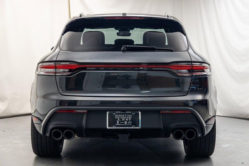 2024 Porsche Macan BaseImage 4