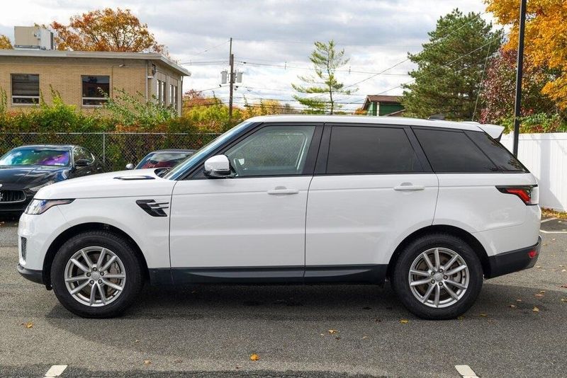 2022 Land Rover Range Rover Sport SE photo 2