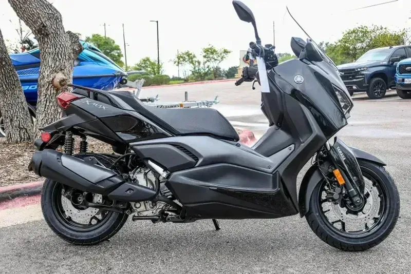 2025 YAMAHA Xmax 