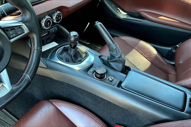 2017 Mazda Miata ClubImage 10