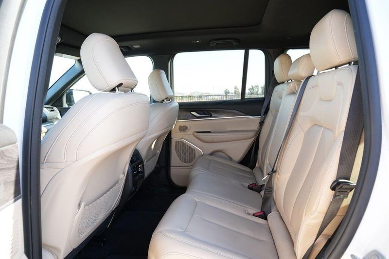 Used 2024 Jeep Grand Cherokee 4xeImage 13