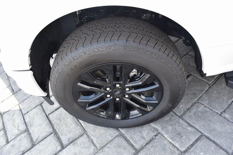 New 2025 Ford F-150 LariatImage 4