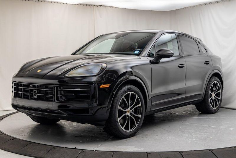 2024 Porsche Cayenne BaseImage 1