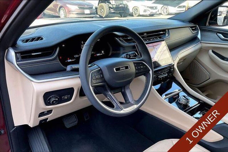 Used 2023 Jeep Grand Cherokee LimitedImage 14