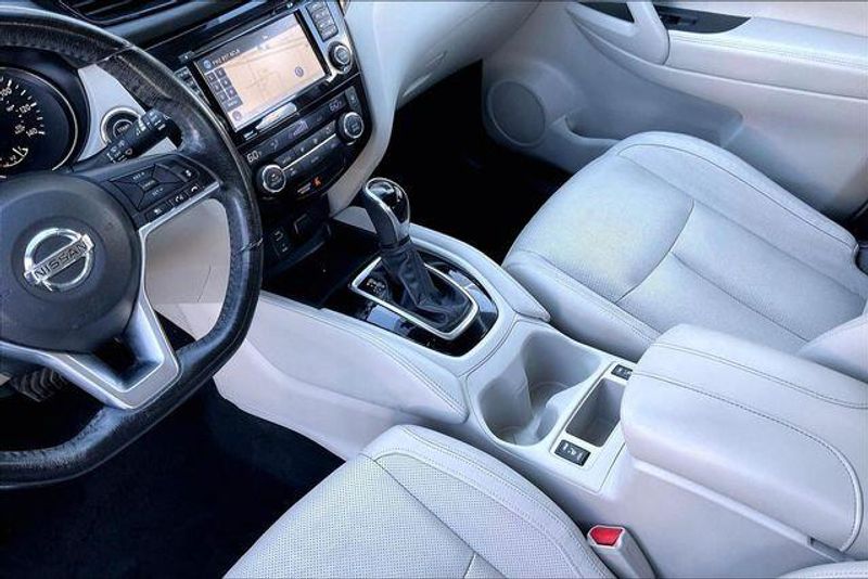 Used 2018 Nissan Rogue Sport SLImage 17