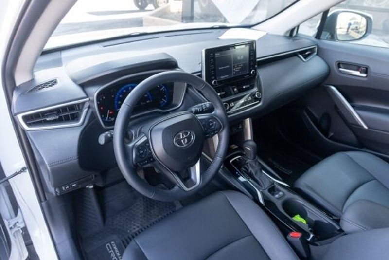 Used 2022 Toyota Corolla Cross XLEImage 10