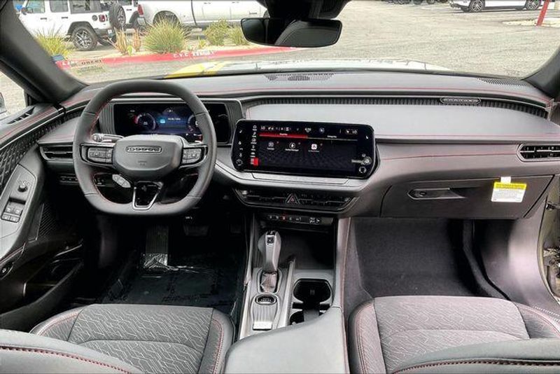 New 2026 Dodge Charger Scat Pack 2-door AwdImage 4