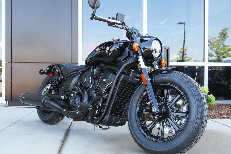 2025 INDIAN MOTORCYCLE SCOUT BOBBER SIXTY ONYX BLACK METALLIC BASE 