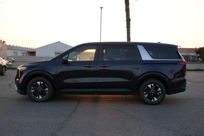 New 2026 Kia Carnival Hybrid LXSImage 4