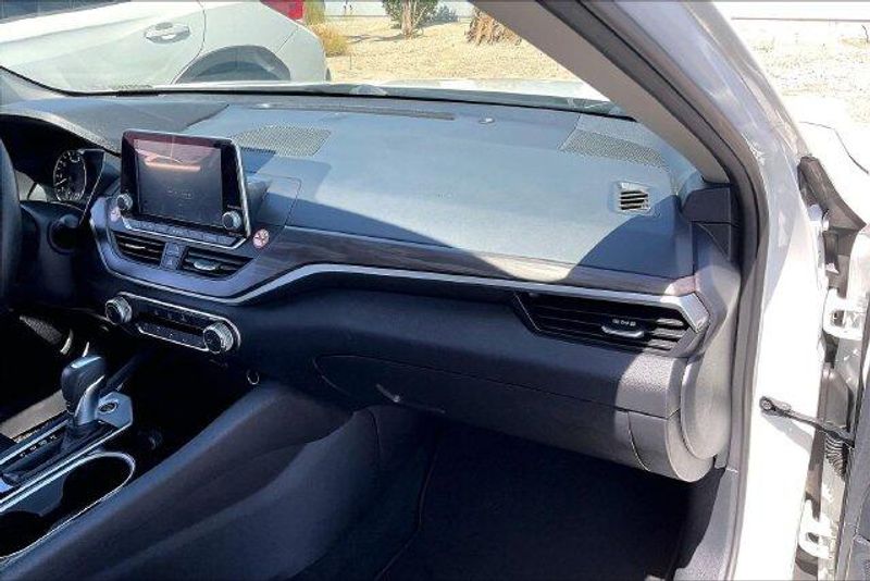 Used 2024 Nissan Altima 2.5 SVImage 16