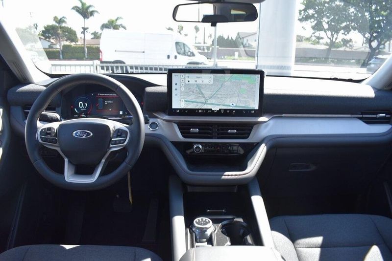 New 2025 Ford Explorer ActiveImage 12