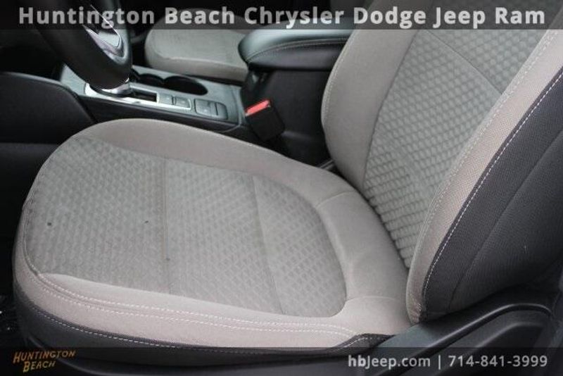 2022 Ford Escape SE HybridImage 31