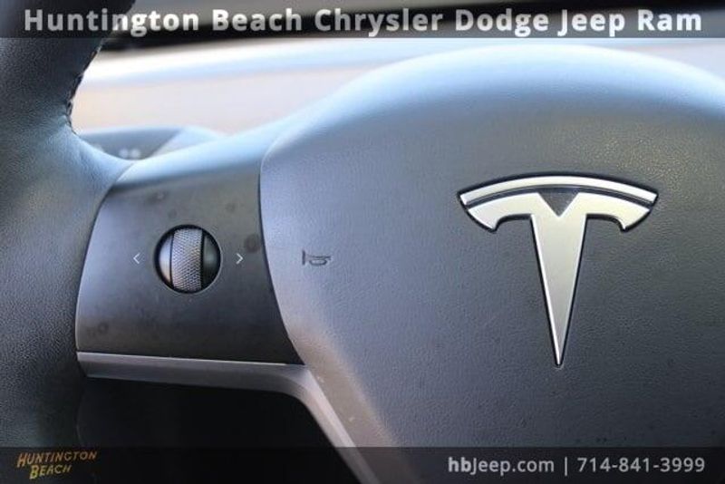 2023 Tesla Model Y Long RangeImage 16