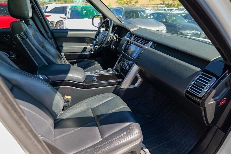 2016 Land Rover Range Rover SuperCharged photo 27