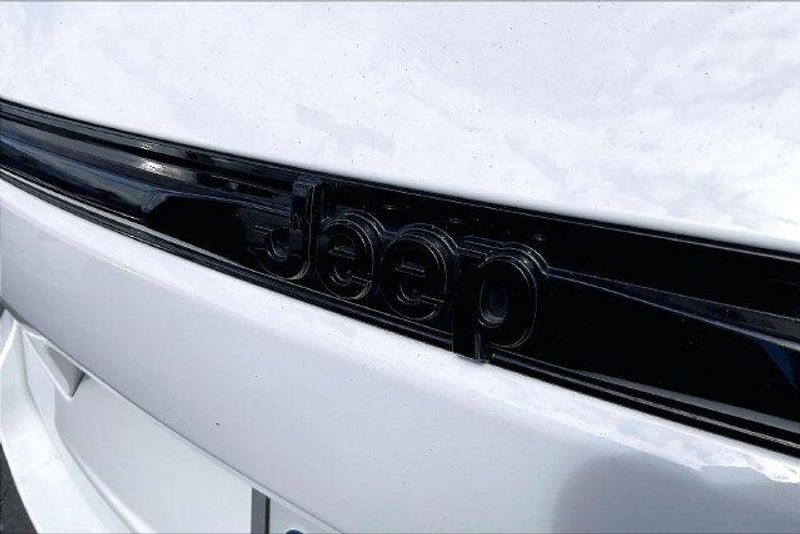 Used 2024 Jeep Grand Cherokee LimitedImage 31