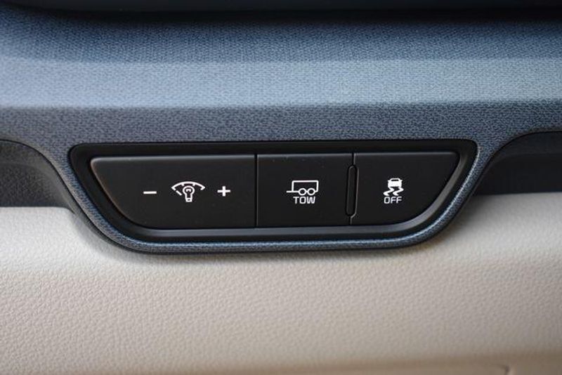 New 2026 Kia Carnival Hybrid EXImage 23