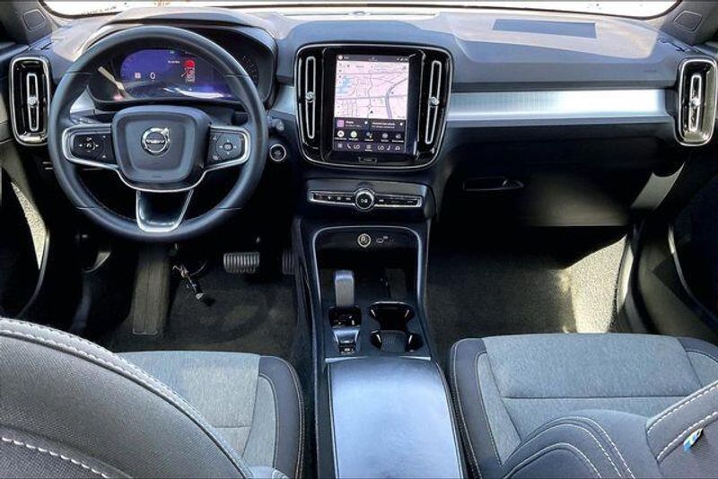 Used 2024 Volvo XC40 B5 CoreImage 14