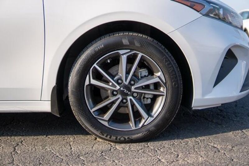 2022 Kia Forte LXSImage 9