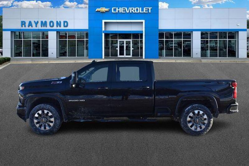 New 2026 Chevrolet Silverado 2500HD CustomImage 7