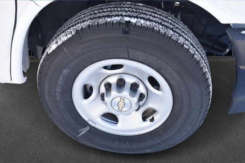 New 2025 Chevrolet Express 3500 Work VanImage 12