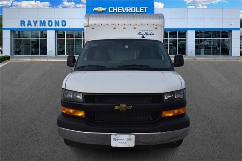 New 2025 Chevrolet Express 3500 Work VanImage 8
