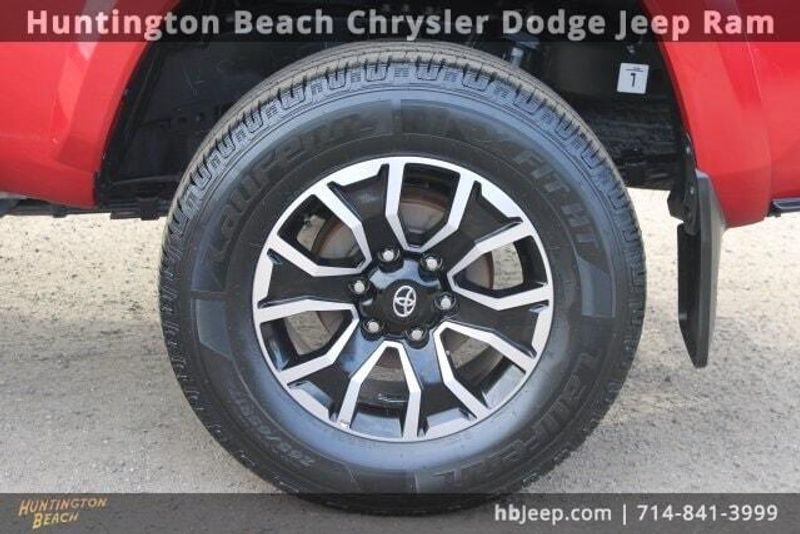 2022 Toyota Tacoma TRD SportImage 12