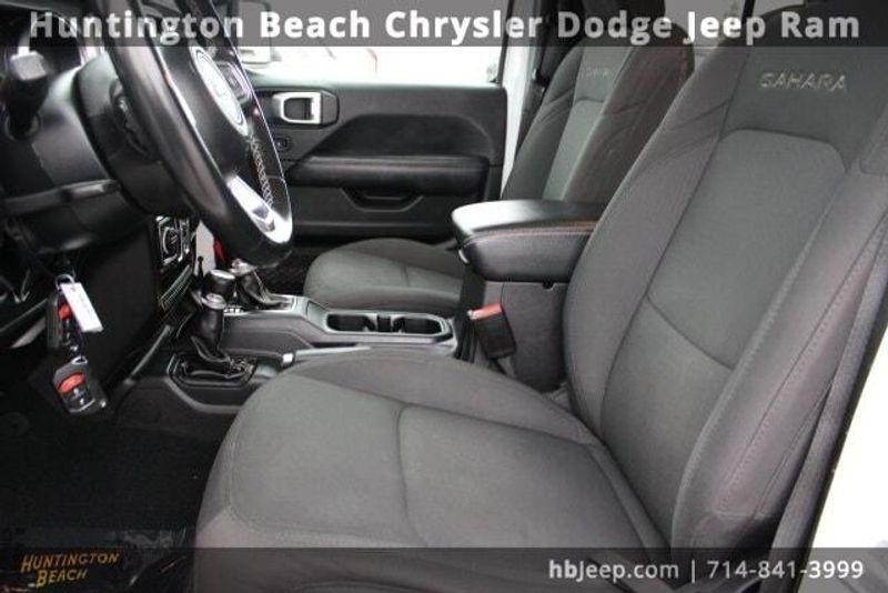 2022 Jeep Wrangler Unlimited SaharaImage 34