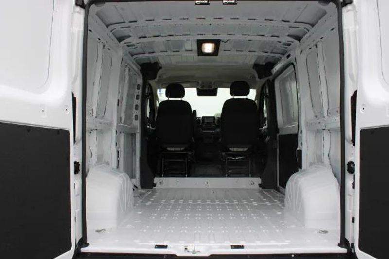 2025 RAM ProMaster 1500 Low Roof 118 WBImage 8