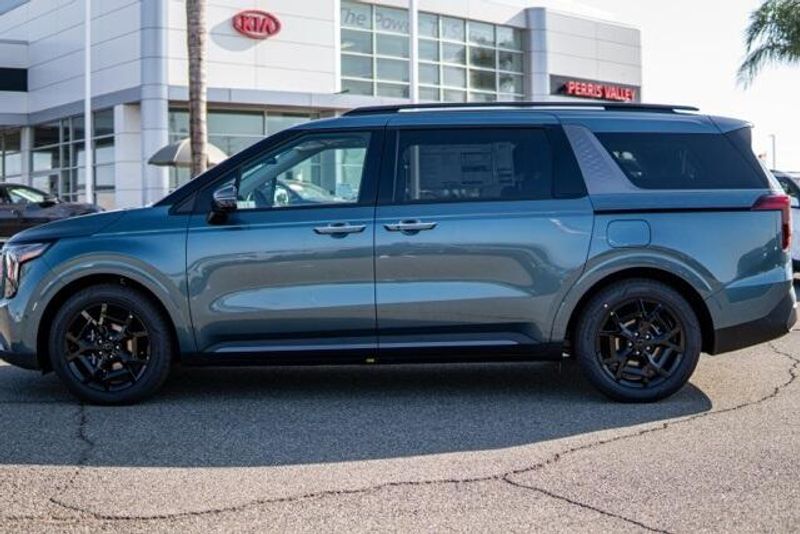 New 2026 Kia Carnival SXImage 4