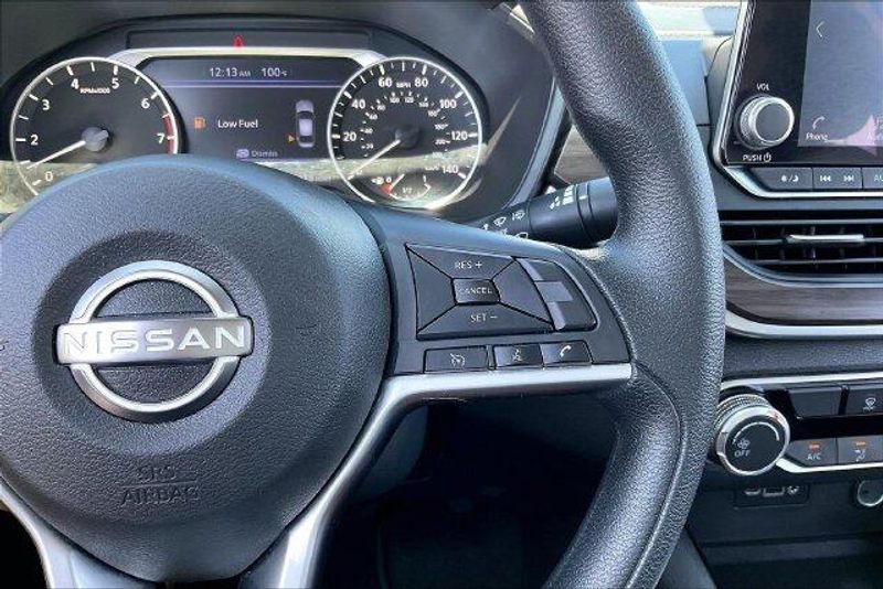 Used 2024 Nissan Altima 2.5 SVImage 19