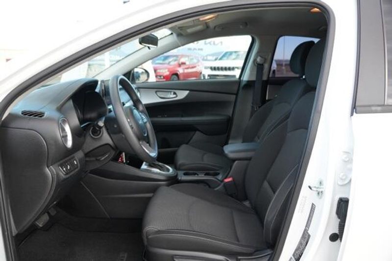 Used 2023 Kia Forte LXSImage 12