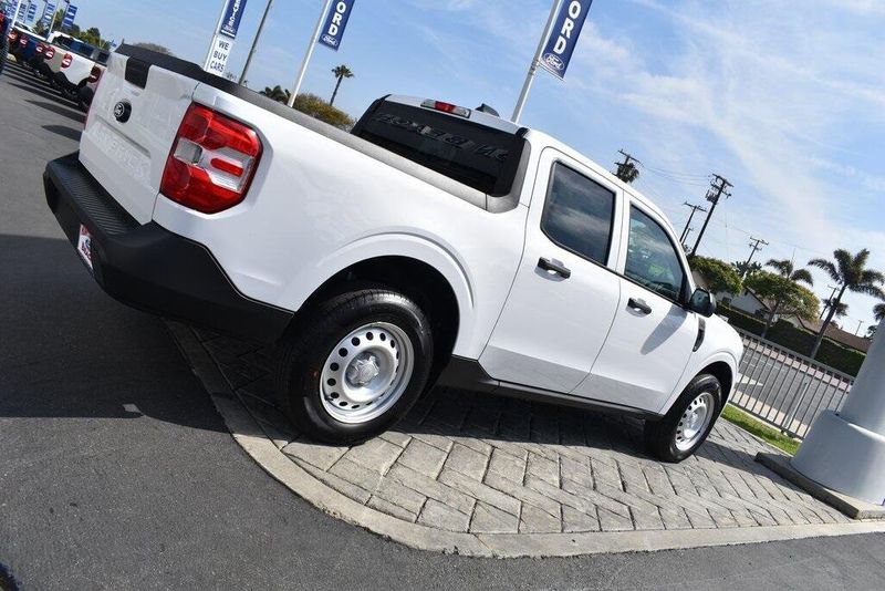 2025 Ford Maverick XLImage 2