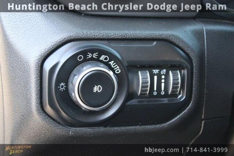2020 Jeep Wrangler Unlimited SaharaImage 12