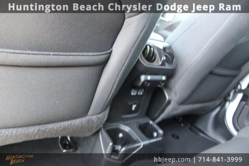 2022 Jeep Gladiator OverlandImage 46