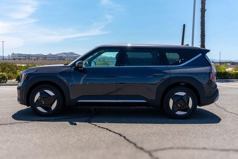 New 2026 Kia EV9 LightImage 4