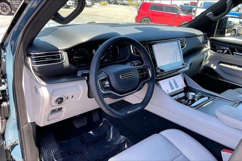 2026 Jeep Grand Wagoneer Summit Obsidian 4x4Image 6