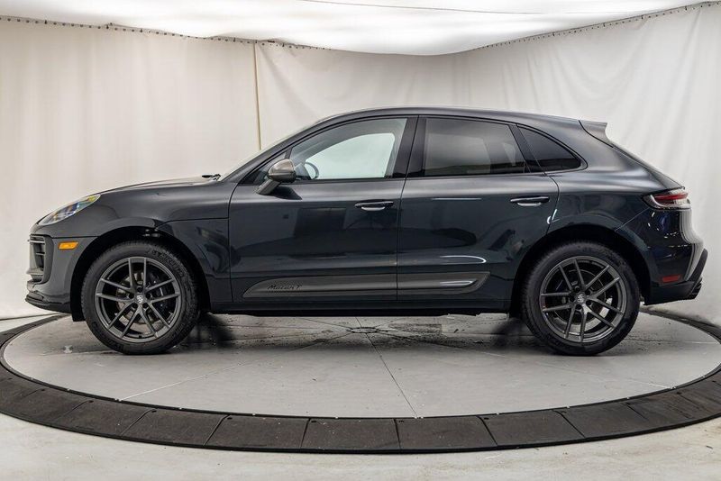 2025 Porsche Macan TImage 2