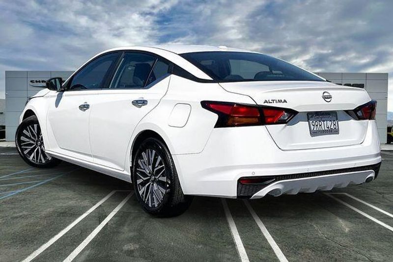Used 2025 Nissan Altima 2.5 SVImage 10